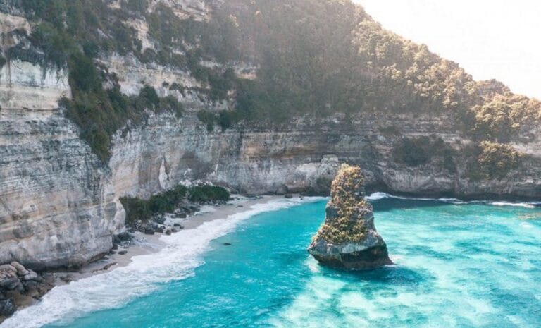 Private car rental with a local driver for transportation in Nusa Penida.