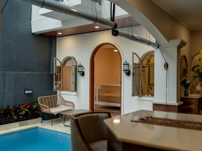 Luxusvilla mit Pool, Resort am Strand und Gästehaus in Ubud