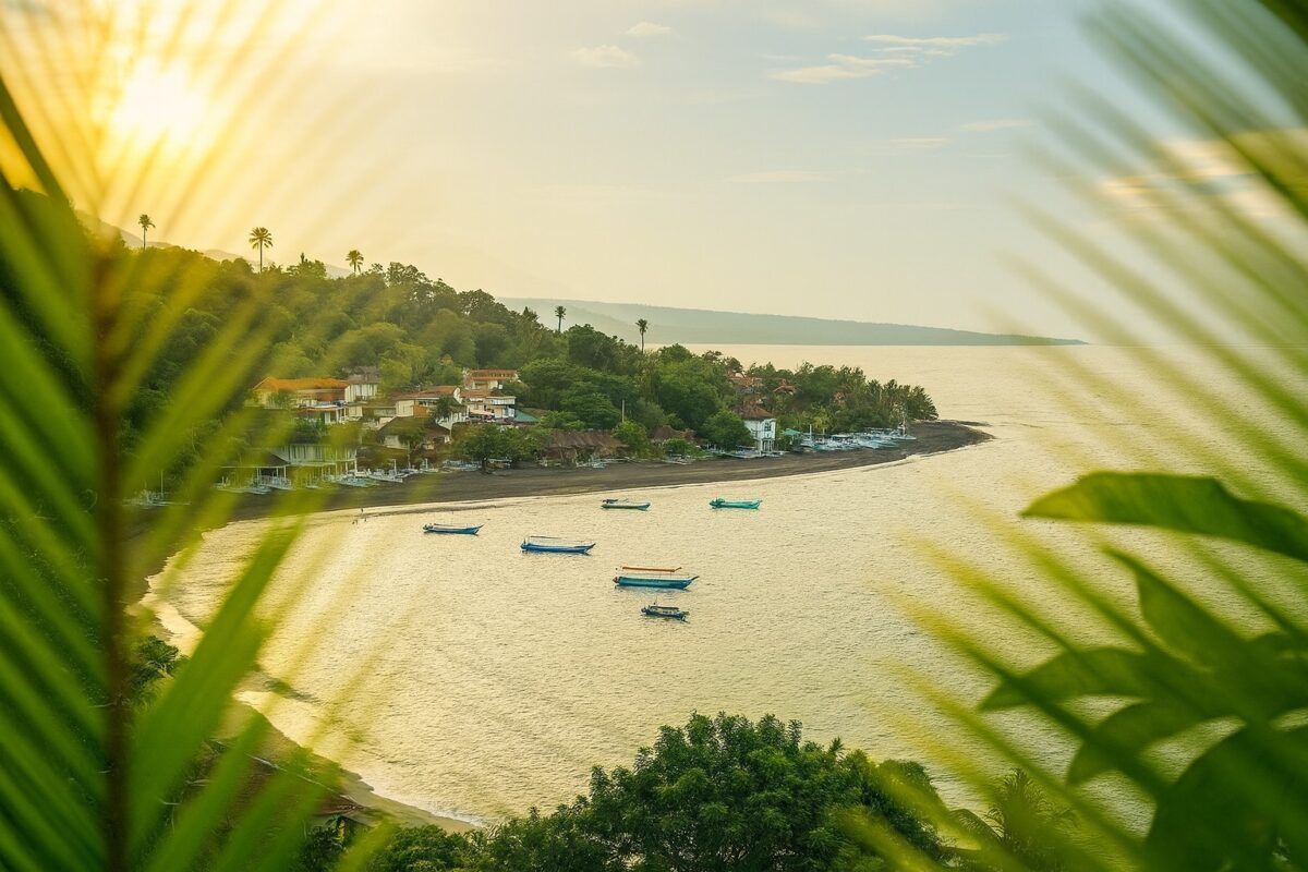Küstenlandschaft in Ostbali bei Amed, zukünftiger Hafen für Fast Boat Verbindungen zu Gili Trawangan, Gili Air und Gili Meno